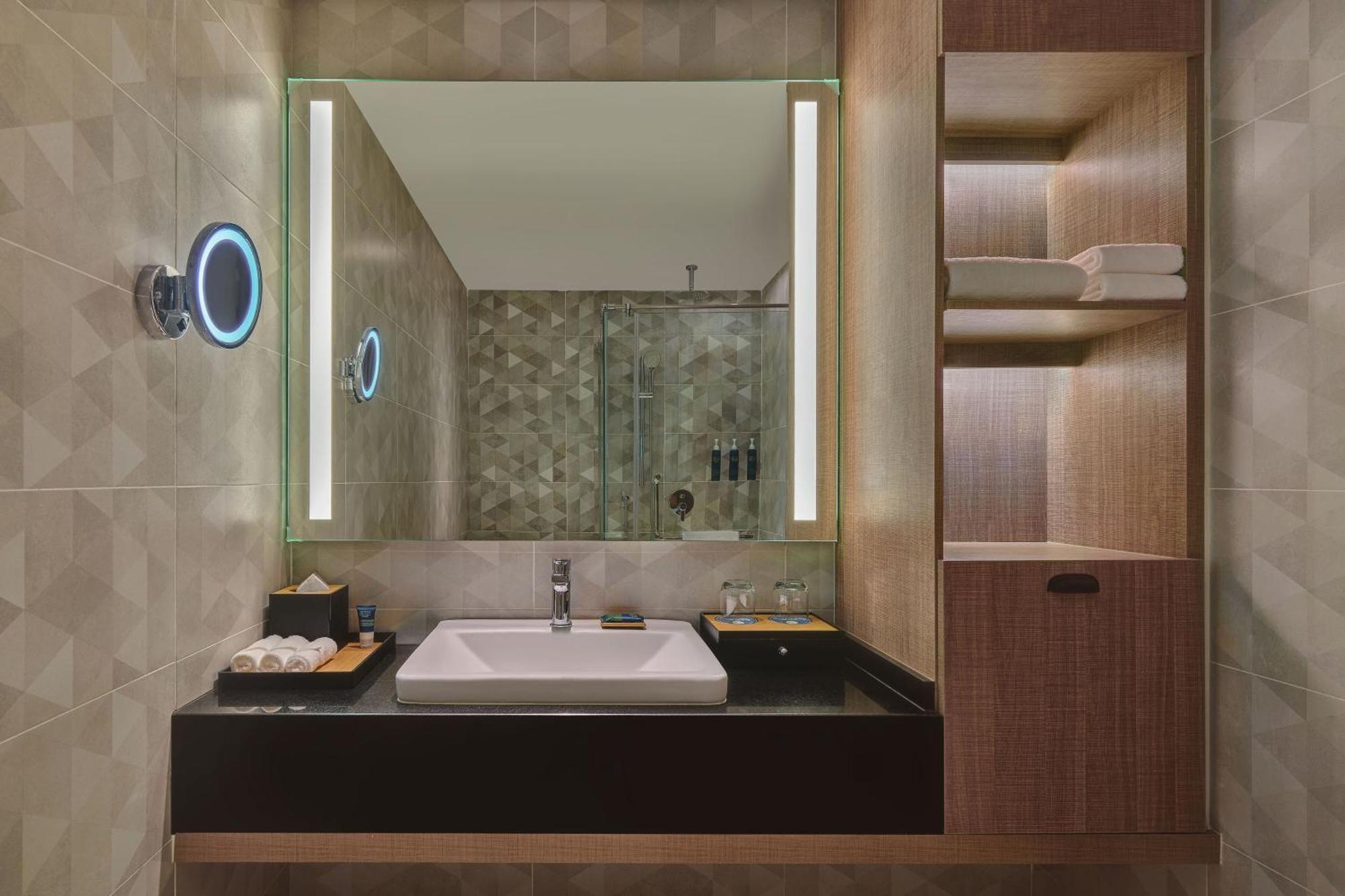 Four Points By Sheraton דסארו מראה חיצוני תמונה